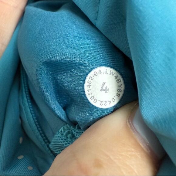 Lululemon Down for It All Vest Oceanic Size 4 BNWT - Picture 6 of 6